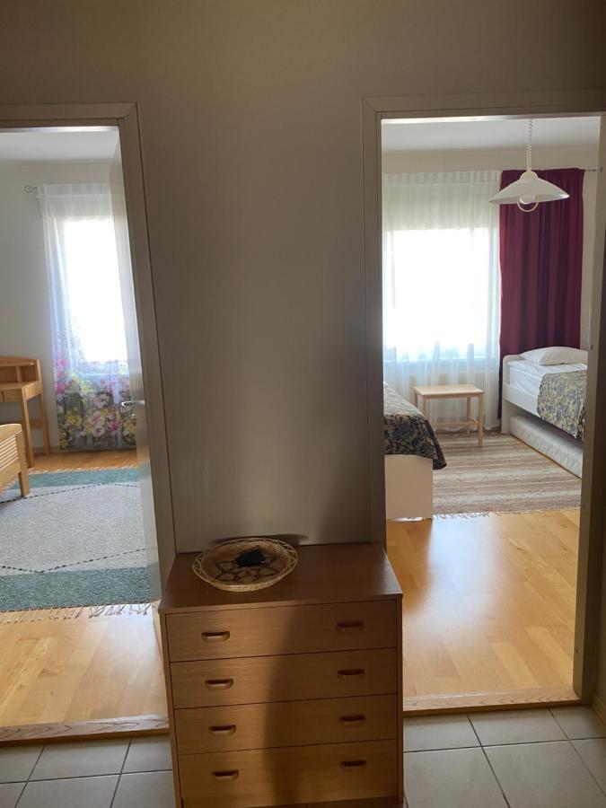 Kalevite Kodu Apartment With Sauna Kuressaare Buitenkant foto